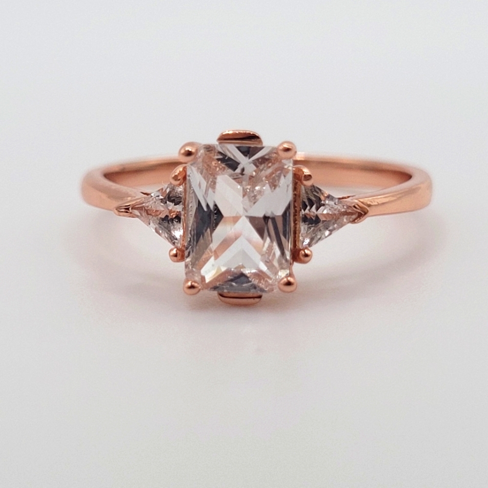 RoseGold plated 925 sterling silver ring with rectangular cut gem